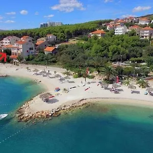apartment-ileana.hotels-in-trogir.com/
