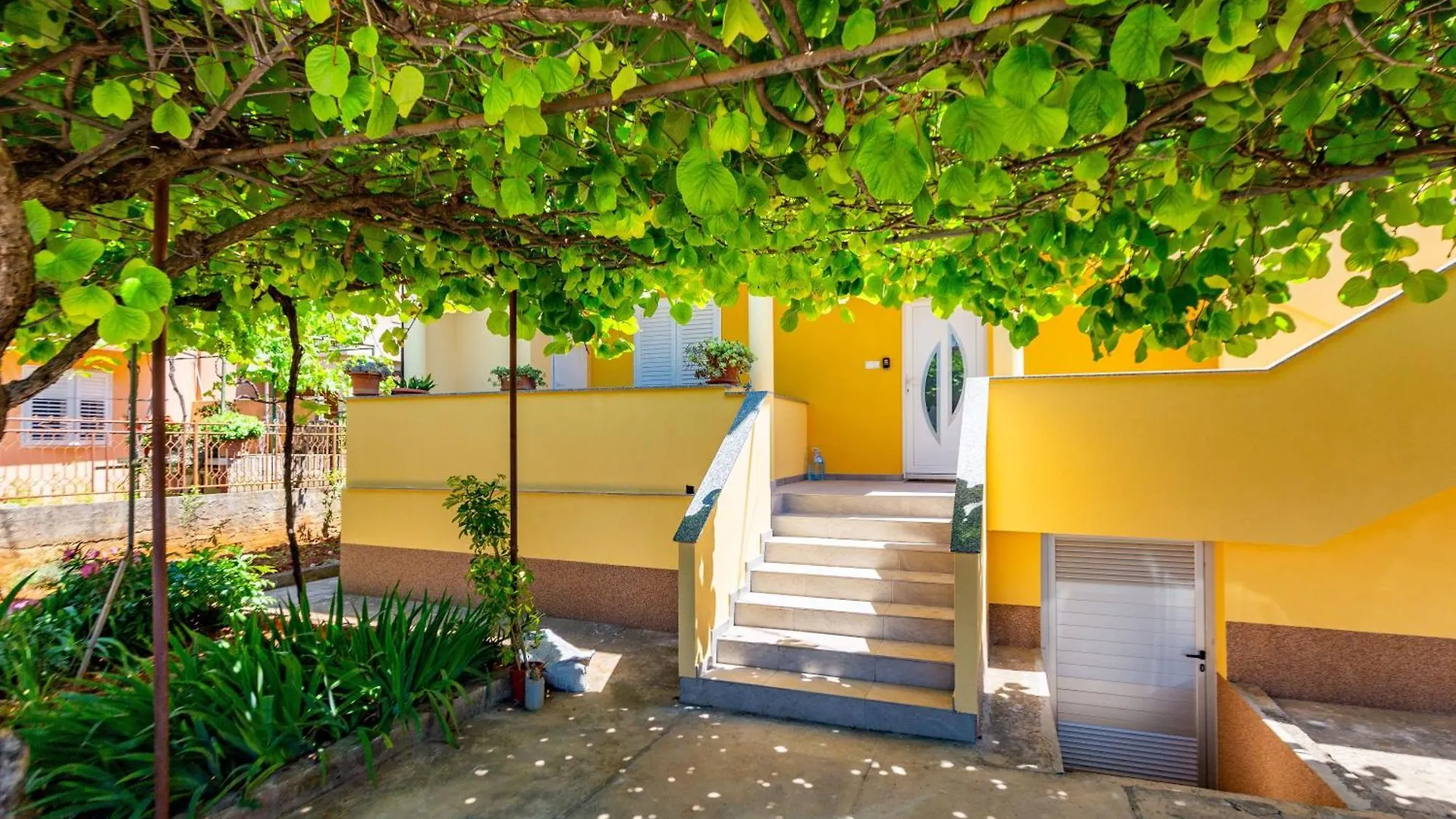 Nikola Apartments Free Parking Bbq Zadar